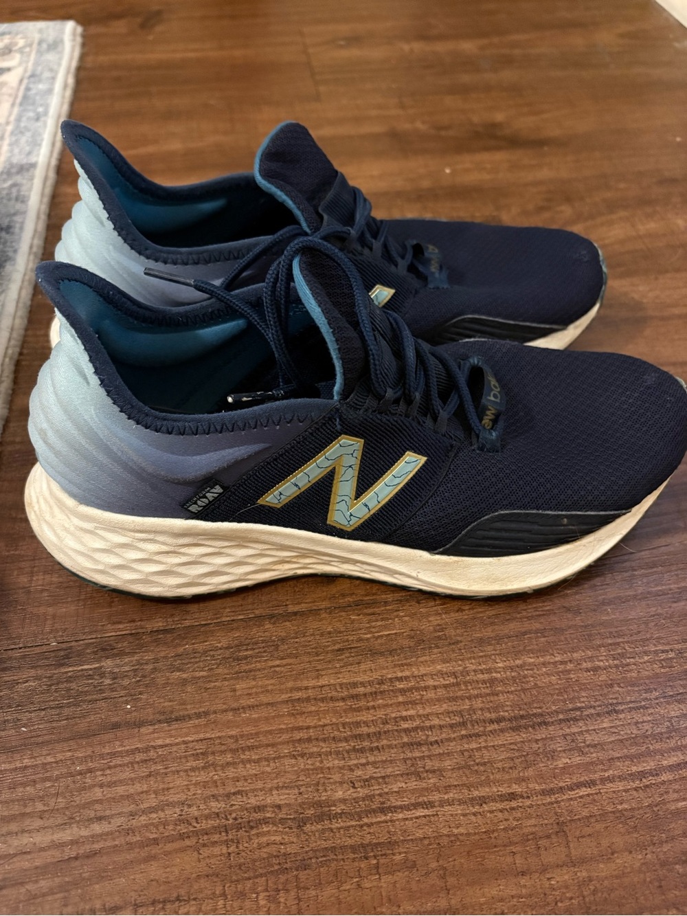 New Balance roav 1 womens Navy and Light Blue Athletic Sneakers